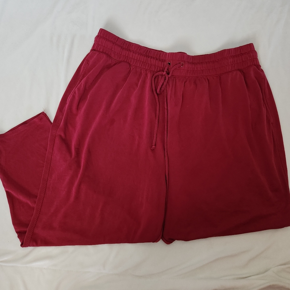 Fabletics relaxed fit crop pants